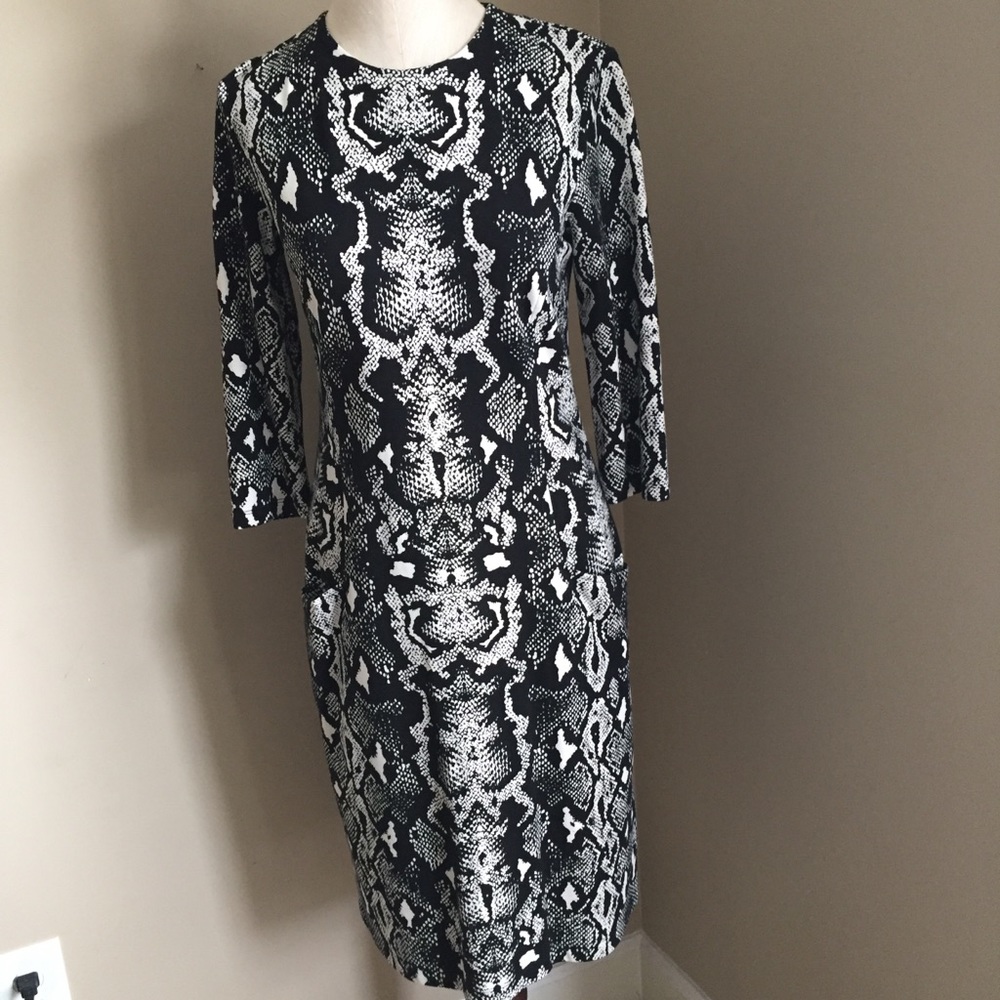 J McLaughlin catalyst Black snakeskin dress pocket